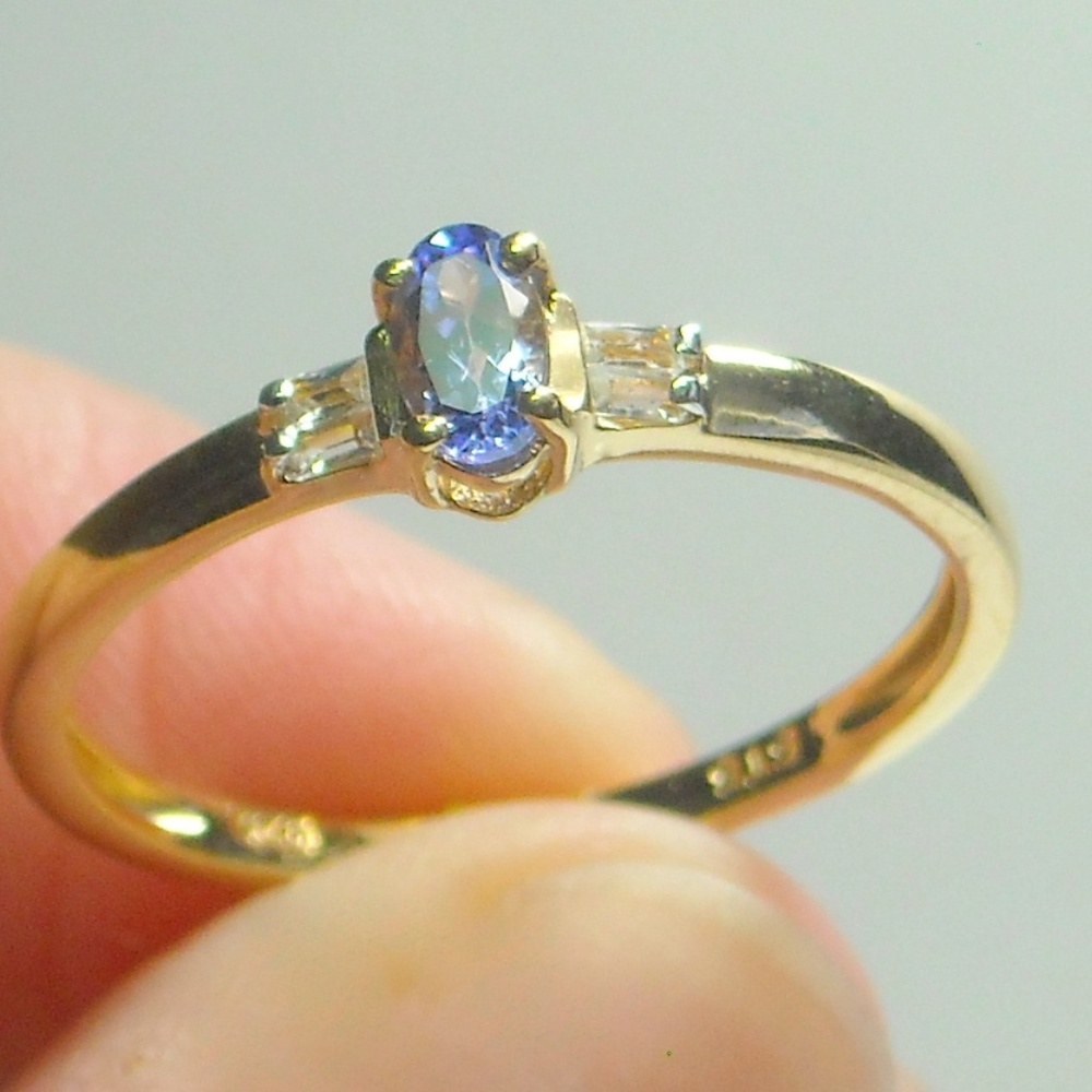 NWT Natural Tanzanite & Diamond Ring
